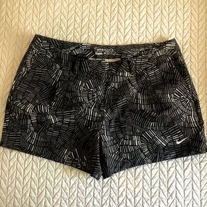 NWOT Nike Golf Women’s Shorts Hypercool Pattern Size 10